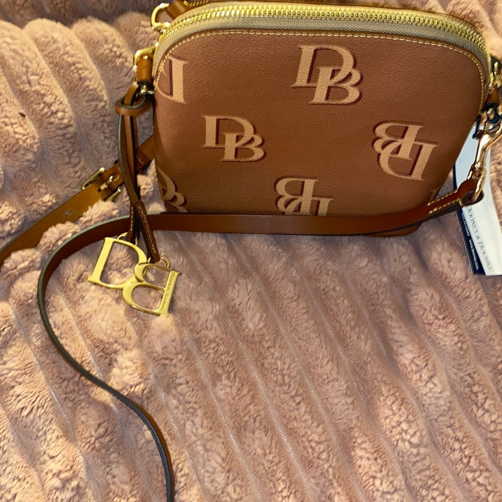 Beautiful Dooney&Bourke crossbody Bag 🤎💛🤎💛SOLD DURING SHOW bundle - Picture 1 of 8